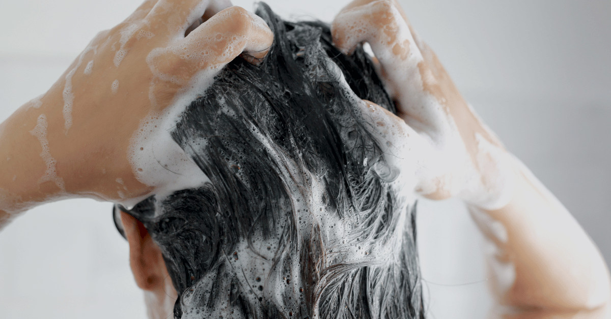 Herbal Shampoo vs Regular Shampoo: Which Is Better for Daily Hair Care?
